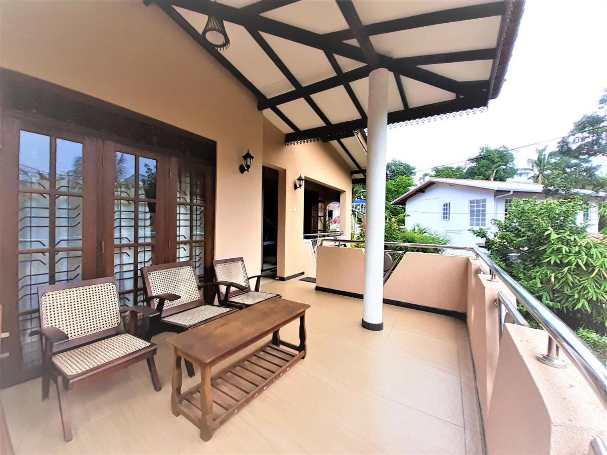 De Fancy House Hotel Unawatuna Exterior photo